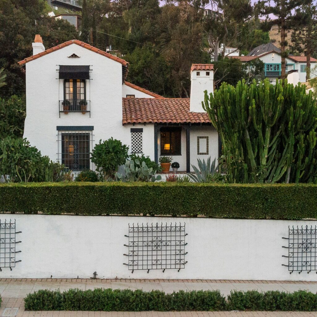 Stucco-finished-on-house